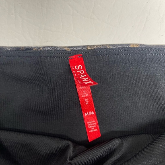 SPANX LEOPARD PRINT LEGGINGS FAUX LEATHER SIZE M - Picture 3 of 6